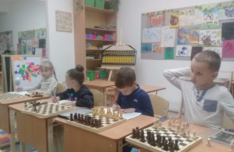 Кружок шахмат в Новороссийске в Южном